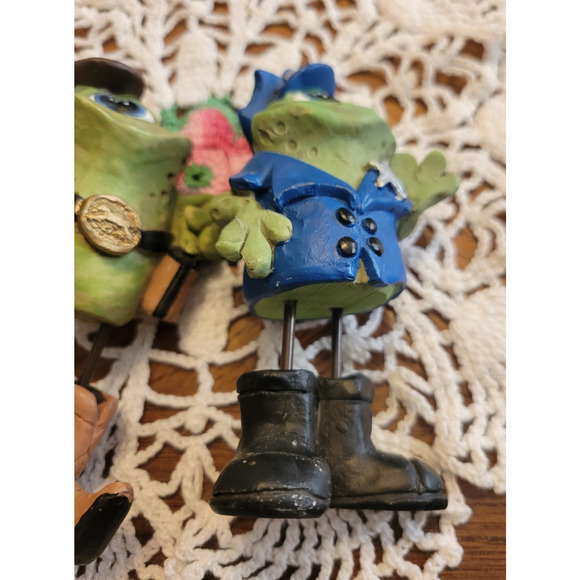 Russ Berrie Police Officer & Cowboy Frog Kathleen Kelly Copkin Figures Lot of 2 - Picture 12 of 12